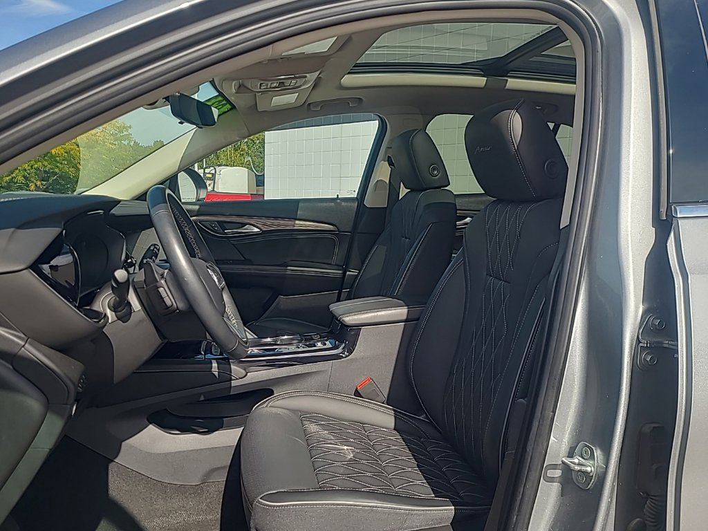 Used 2023 Buick Envision Avenir AWD/4WD image 10