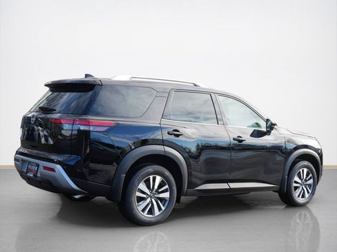 New 2025 Nissan Pathfinder SL w/ Black Appearance Package image 2
