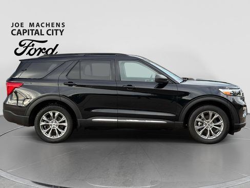 Used 2023 Ford Explorer XLT w/ Equipment Group 202A AWD/4WD image 3