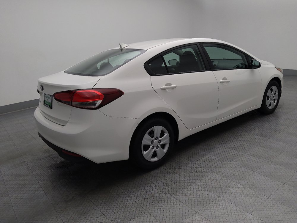 Used 2018 Kia Forte LX FWD image 10