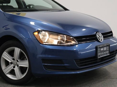 Used 2017 Volkswagen Golf Wolfsburg Edition image 3