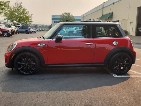 Used 2013 MINI Cooper S w/ Sport Pkg FWD image 3