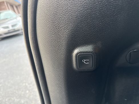 Used 2019 Jeep Cherokee Limited w/ Trailer Tow Group AWD/4WD image 30