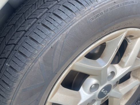 Used 2023 Kia Soul LX w/ Option Group 015 image 2