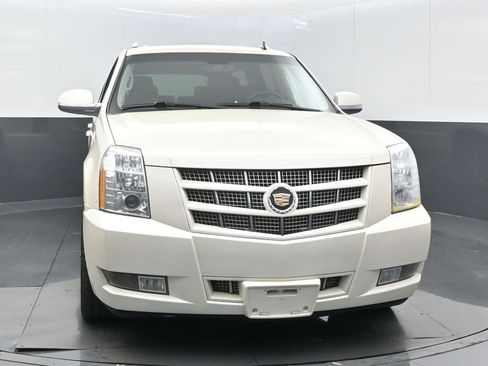 Used 2014 Cadillac Escalade ESV Premium image 4
