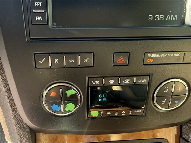 Used 2010 Buick Enclave CXL FWD image 11