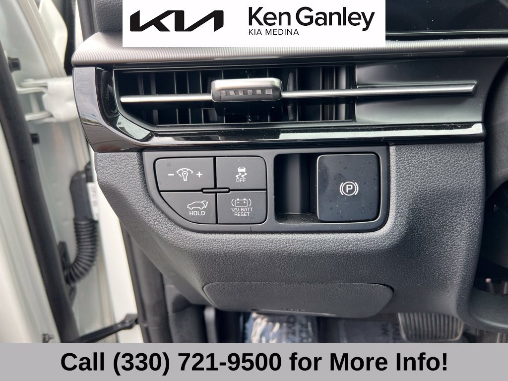 Certified 2026 Kia Sportage EX w/ EX Panoramic Sunroof Package AWD/4WD image 27