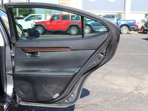 Used 2014 Lexus ES 350 w/ Luxury Package FWD image 12