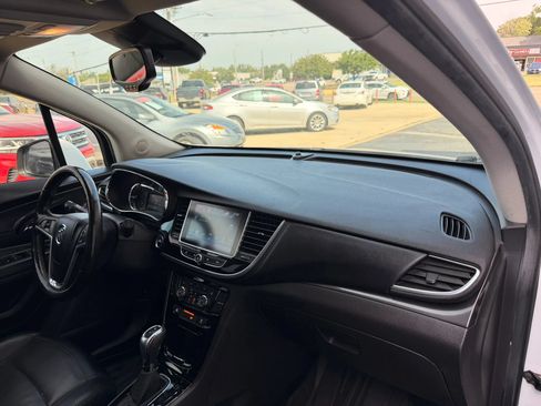 Used 2018 Buick Encore Essence FWD image 31