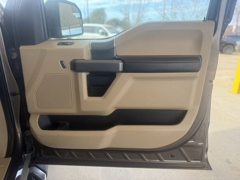 Used 2015 Ford F150 XLT w/ Equipment Group 302A Luxury image 21