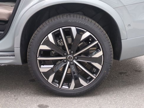 New 2026 Volvo XC90 B6 Ultra w/ Protection Package AWD/4WD image 16