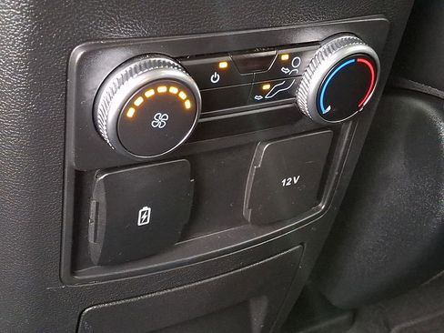 Used 2022 Ford Explorer XLT w/ Equipment Group 202A image 12