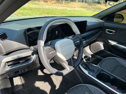 Used 2025 Kia K4 GT-Line w/ GT-Line Sunroof Package image 9