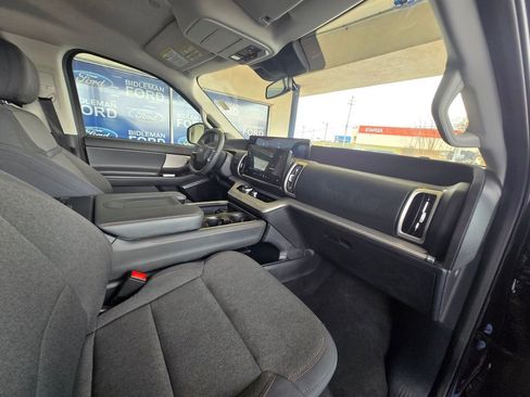 Used 2025 Ford Expedition Max Active AWD/4WD image 26