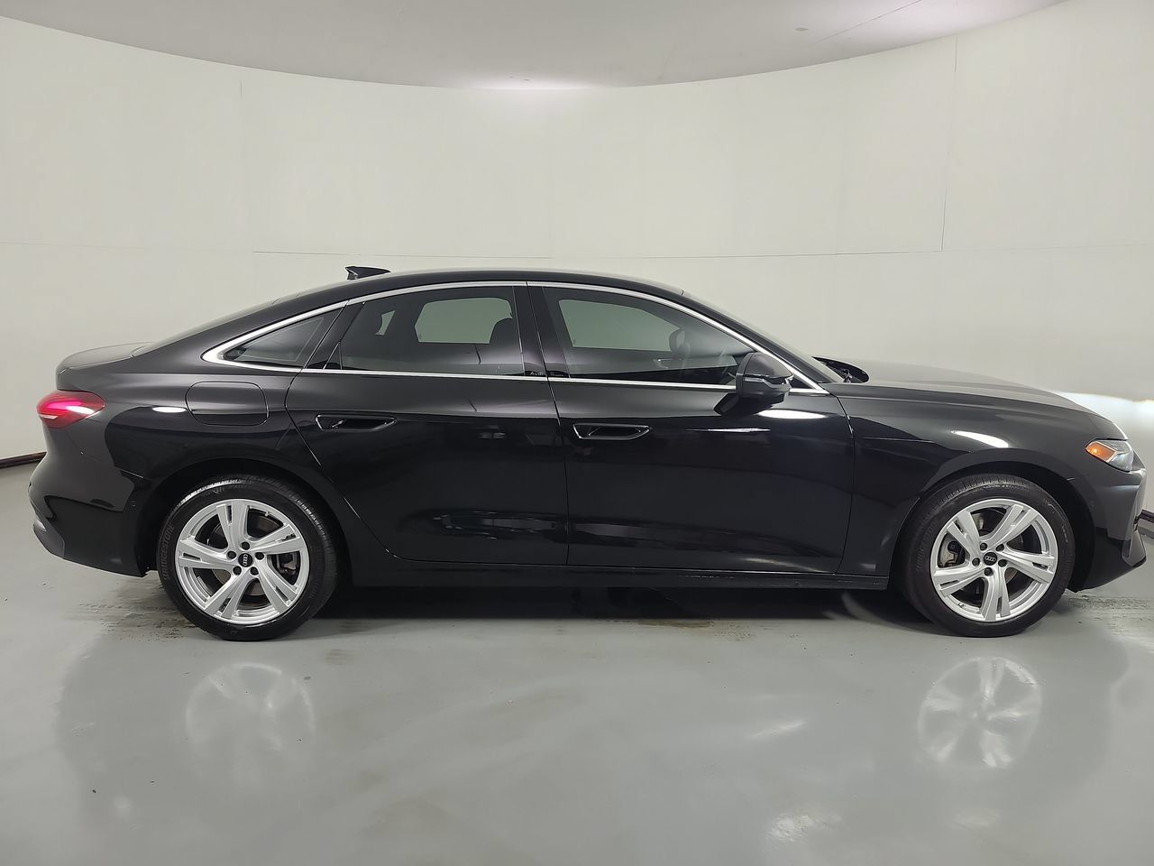 Used 2025 Audi A5 2.0T Premium Plus w/ Premium Plus AWD/4WD image 38
