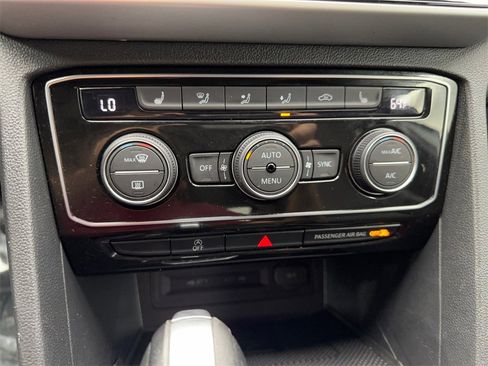 Used 2022 Volkswagen Atlas Cross Sport SE w/ Panoramic Sunroof Package image 60