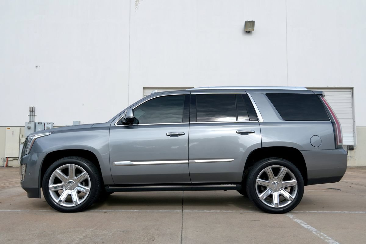 Used 2019 Cadillac Escalade Premium Luxury AWD/4WD image 15