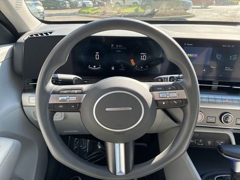 Used 2024 Hyundai Kona SE AWD/4WD image 13