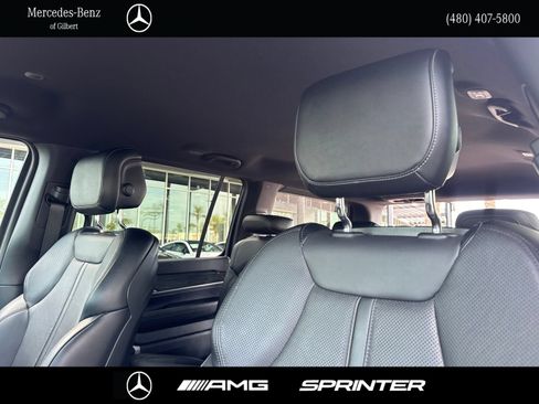 Used 2022 Jeep Wagoneer Series III AWD/4WD image 16