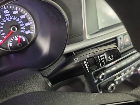 Used 2020 Kia Optima LX FWD image 32