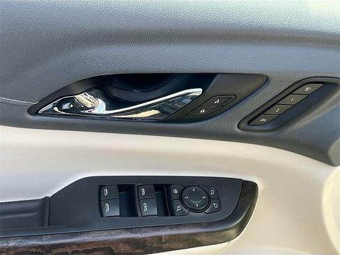 Used 2020 GMC Acadia Denali w/ Denali Ultimate Package image 18