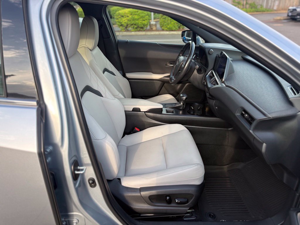 Used 2023 Lexus UX 250h AWD w/ Accessory Package (A2) image 23