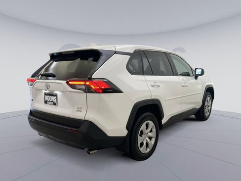 Used 2024 Toyota RAV4 LE AWD/4WD image 8