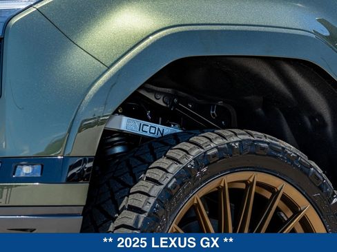 Used 2025 Lexus GX 550 w/ Accessory Package (Z1) AWD/4WD image 38