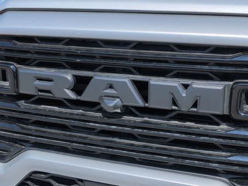 New 2026 RAM 2500 Laramie AWD/4WD image 12