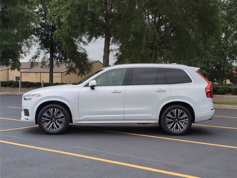 Used 2020 Volvo XC90 T5 Momentum FWD image 2