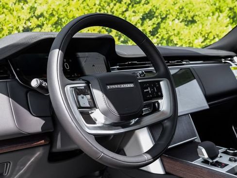 New 2027 Land Rover Range Rover Long Wheelbase SE AWD/4WD image 22