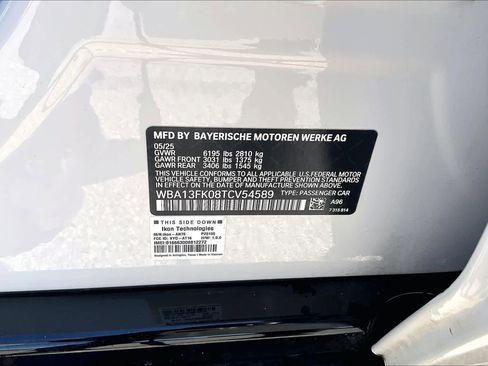 Used 2026 BMW 550e xDrive w/ Premium Package image 31