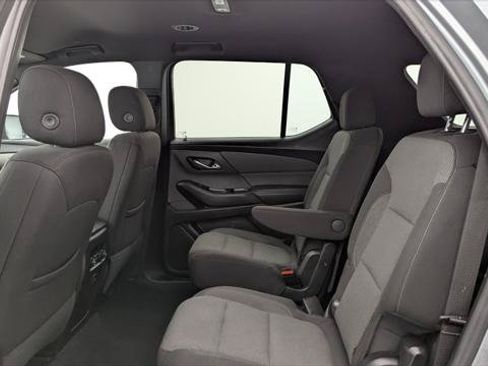 Used 2023 Chevrolet Traverse LT FWD image 17