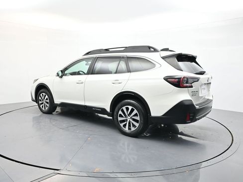 Used 2020 Subaru Outback Premium image 5