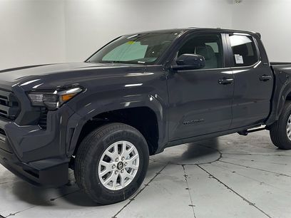 New 2025 Toyota Tacoma SR5