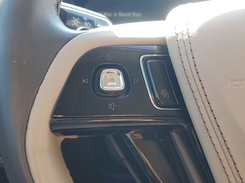 Used 2022 Lincoln Aviator Reserve w/ Equipment Group 201A AWD/4WD image 15