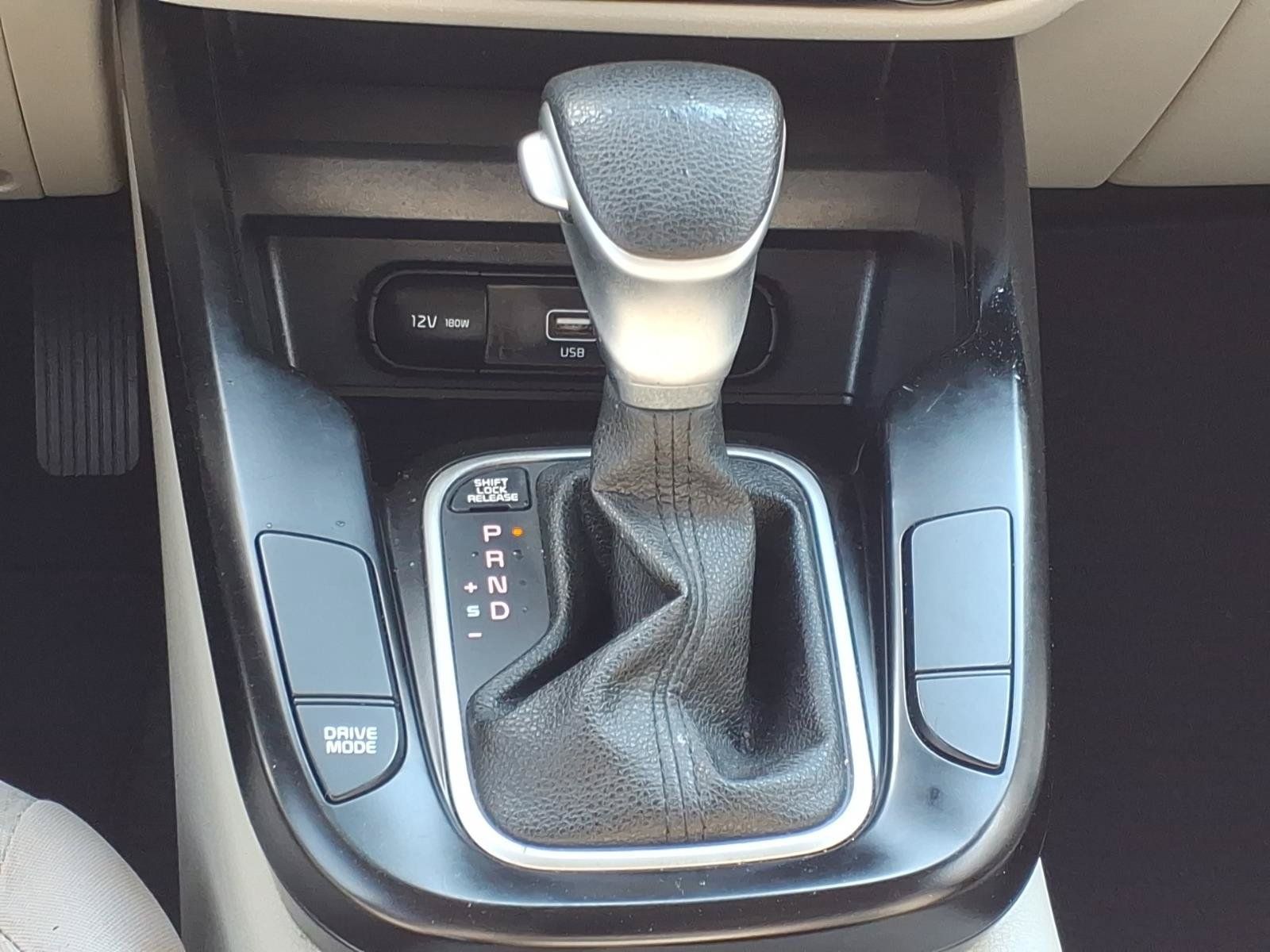 Used 2022 Kia Soul LX w/ Technology Package FWD image 7