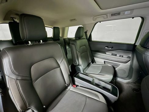 New 2026 Nissan Pathfinder SL w/ SL Premium Package AWD/4WD image 29