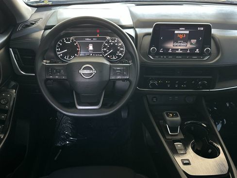 Used 2025 Nissan Rogue S FWD image 13