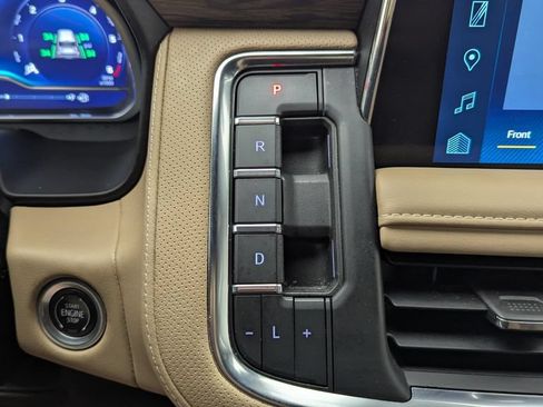 Used 2023 Chevrolet Tahoe Premier w/ Premium Package 2 AWD/4WD image 20