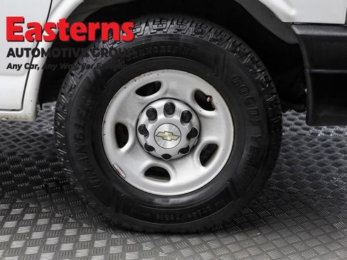 Used 2021 Chevrolet Express 2500 w/ Driver Convenience Package image 49