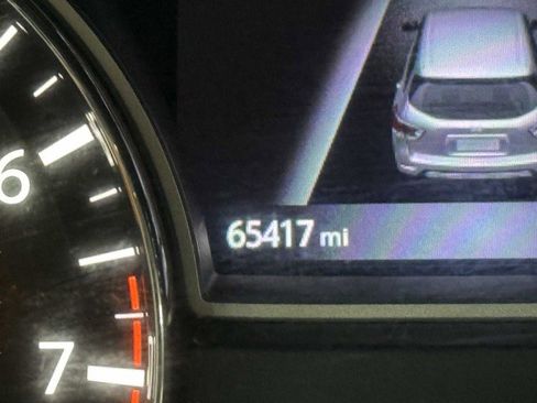 Used 2019 Nissan Pathfinder SV image 31