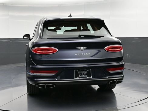 Certified 2024 Bentley Bentayga Azure image 7