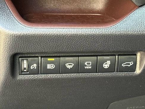 Used 2020 Toyota RAV4 Limited AWD/4WD image 24