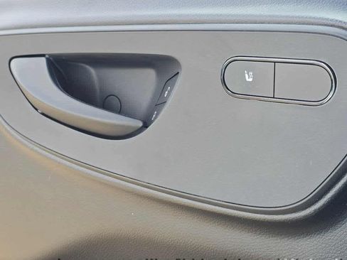 Used 2025 Mercedes-Benz Sprinter 2500 image 26