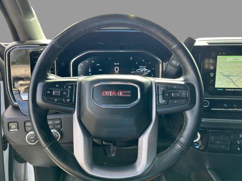Used 2024 GMC Sierra 2500 SLT AWD/4WD image 26
