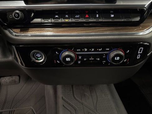 Used 2023 Chevrolet Silverado 1500 LT AWD/4WD image 16