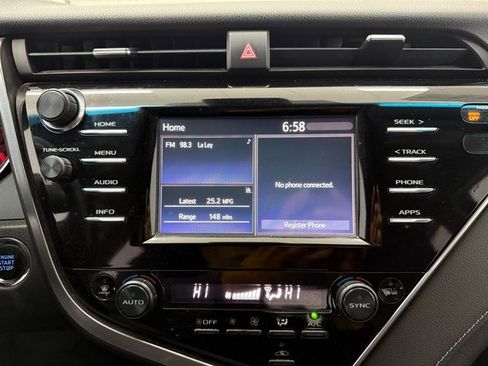 Used 2018 Toyota Camry XSE image 17