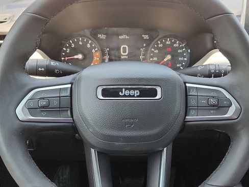 Used 2025 Jeep Compass Limited AWD/4WD image 25