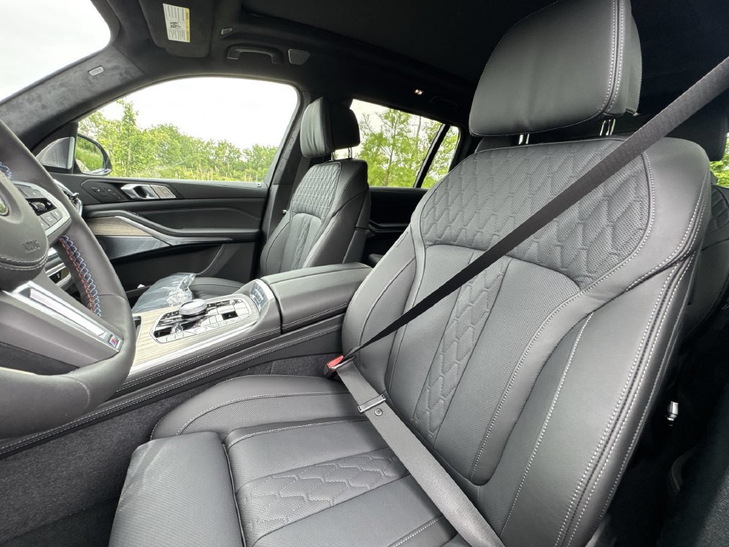 Used 2027 BMW X7 M60i AWD/4WD image 13